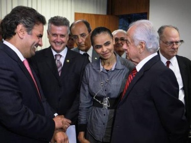 Em 2014 PSB e PSDB formalizaram, aliança em apoio às candidaturas do tucano Aécio Neves à presidência da República e do socialista Rodrigo Rollemberg ao governo da capital federal.